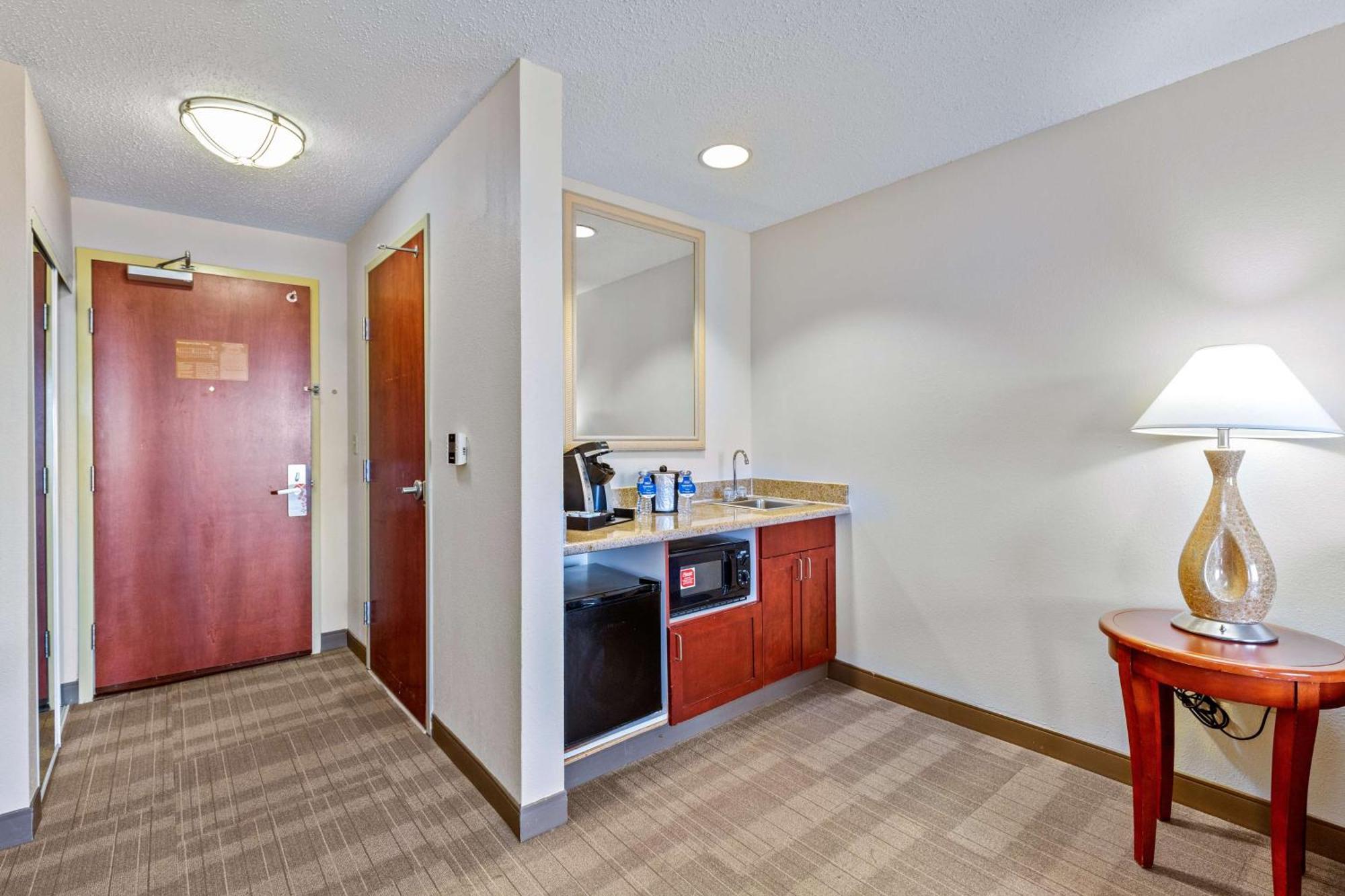 Hilton Garden Inn Starkville Kültér fotó